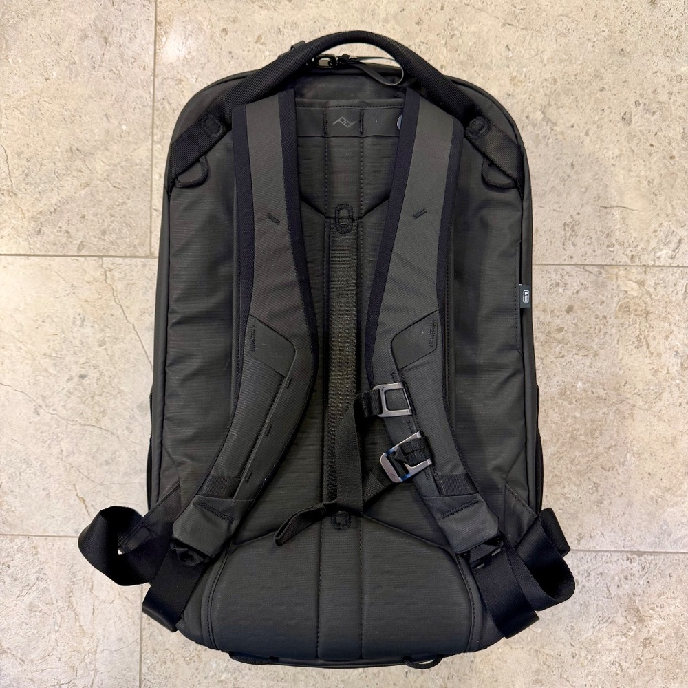 Peak Design 30L Travel Backpack | Black - Picture 7 of 9